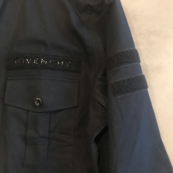 Givenchy - Picture 4 of 6